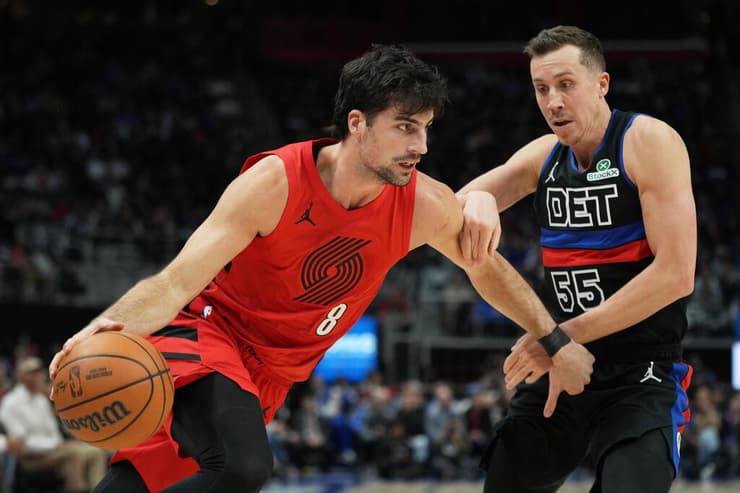 שחקן פורטלנד טרייל בלייזרס דני אבדיה מול שחקן דטרויט פיסטונס דנקן רובינסון