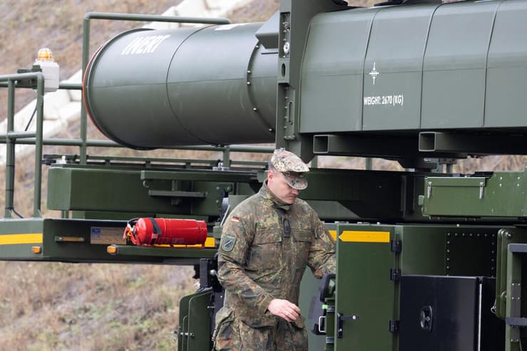 צילום: REUTERS/Axel Schmidt מערכת חץ 3 בכרמניה