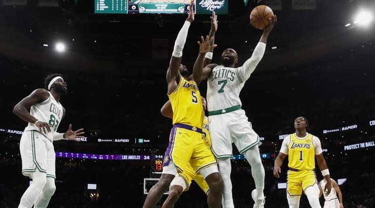 ג'יילן בראון עולה בצבע