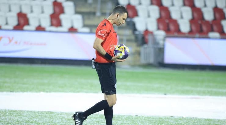 שופט המשחק יואב מזרחי