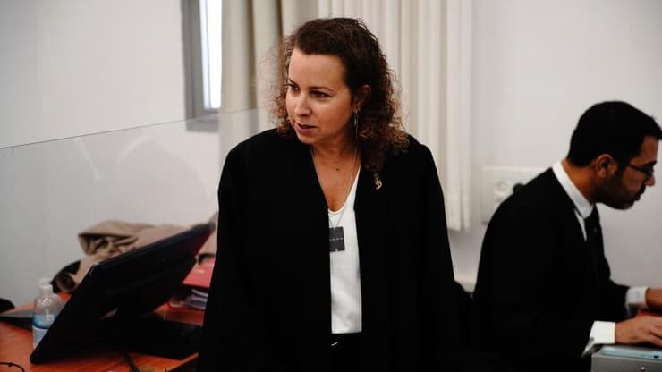 עו"ד יהודית תירוש, תובעת בתיק 4000 במשפט נתניהו
