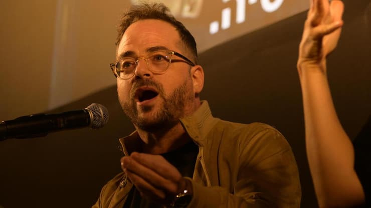 יניב רוזנאי בכיכר הבימה