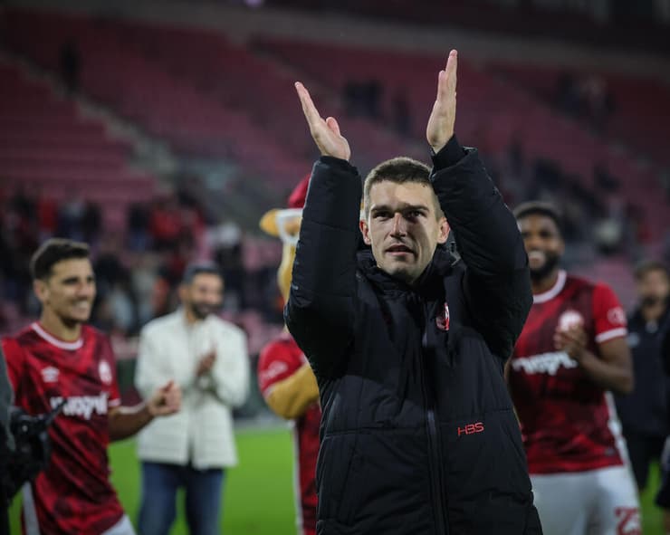 כובש שער הניצחון. זלאטנוביץ' (צילום: עוז מועלם) הפועל באר-שבע איגור זלאטנוביץ' - מכבי ת"א