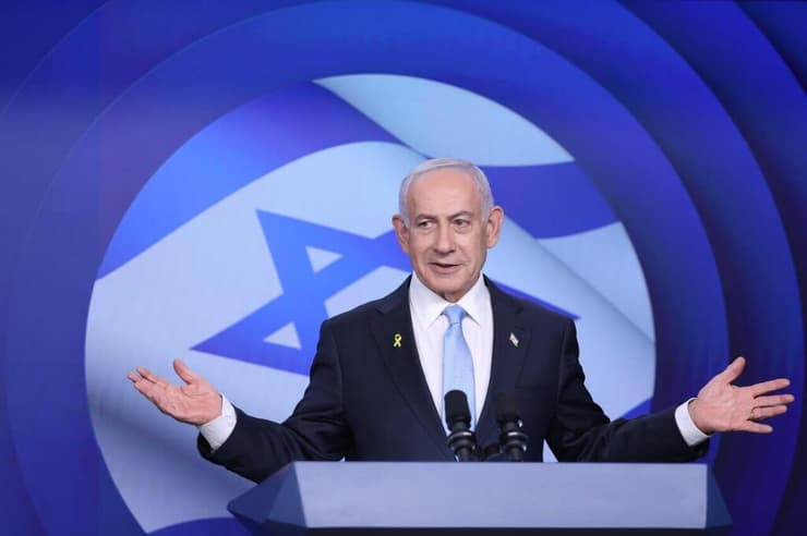 נתניהו במסיבת העיתונאים (צילום: אלכס קולומויסקי) מסיבת עיתונאים של נתניהו ומרץ