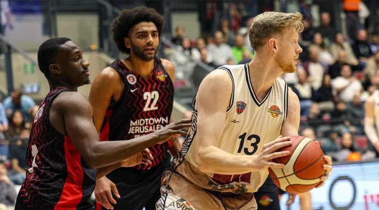 בודי יום עם ג'ארד הארפר ואנתוני לאמב (לילך וויס-רוזנברג) בודי יום עם ג'ארד הארפר ואנתוני לאמב