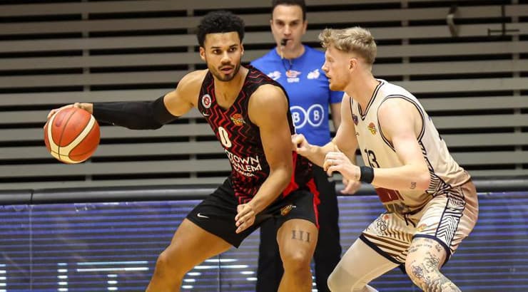 ג'סטין סמית' מול בודי יום (לילך וויס-רוזנברג) ג'סטין סמית' מול בודי יום