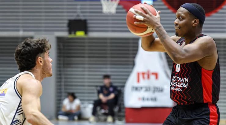 קשיוס ווינסטון (לילך וויס-רוזנברג) קשיוס ווינסטון