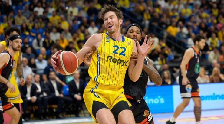 טי ג'יי ליף במאבק (רועי כפיר) טי ג'יי ליף במאבק