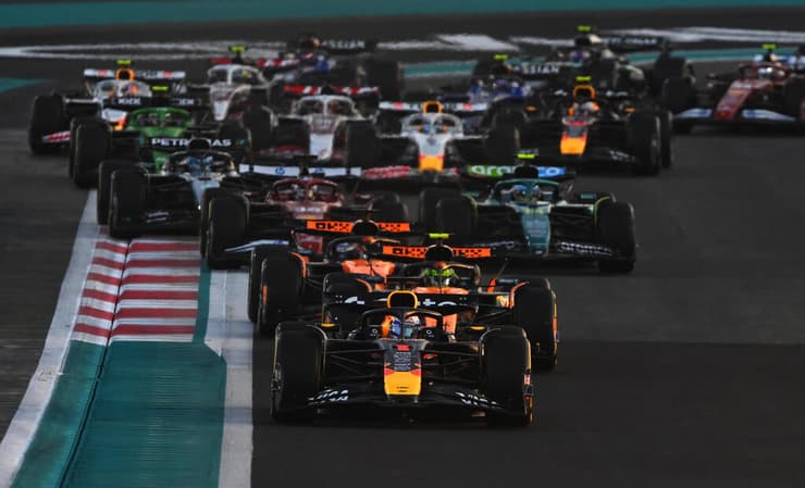 מרוץ סופר-דרמטי (צילום: Rudy Carezzevoli/Getty Images) פורמולה 1