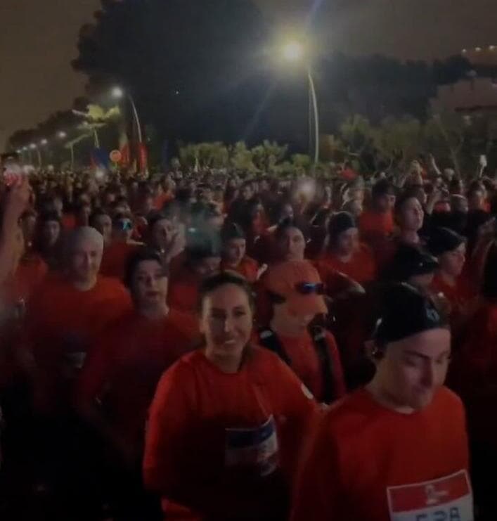 נשים ב איראן באי קיש רצות ב מרתון ללא חיג'אב