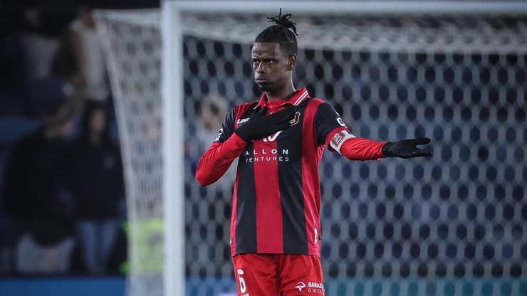 אווקה אשטה חוגג 