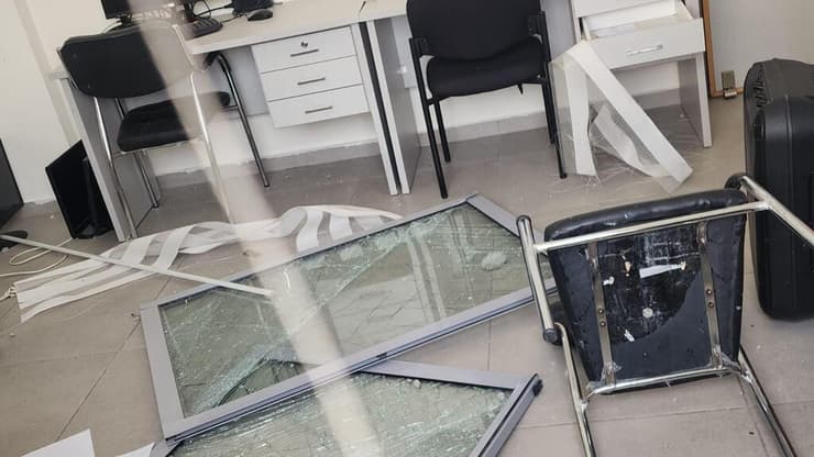 ההרס בבית הספר אלחכמה בטמרה (צילום: יח"צ) ההרס בבית הספר אלחכמה בטמרה