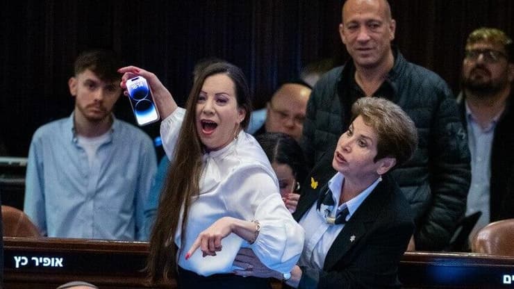 גוטליב במליאת הכנסת (צילום: שלו שלום) דיון 40 חתימות במליאת הכנסת