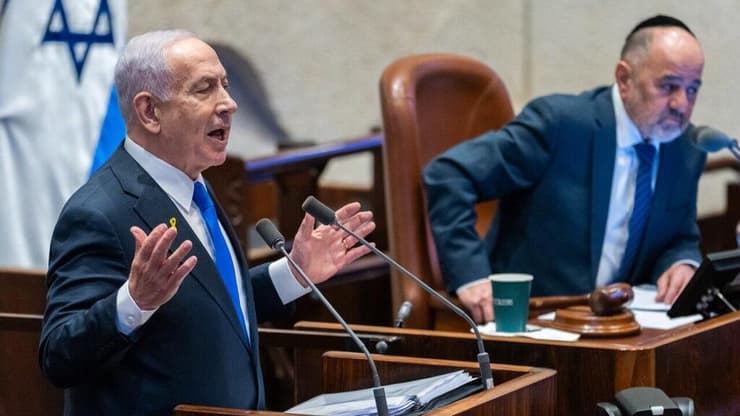 חנינה? "אם יבוא יבוא ואם לא לא. זו טובת המדינה". נתניהו במליאה (צילום: שלו שלום) בנימין נתניהו בדיון 40 חתימות במליאת הכנסת