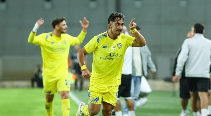 אופק עובדיה רץ לחגוג