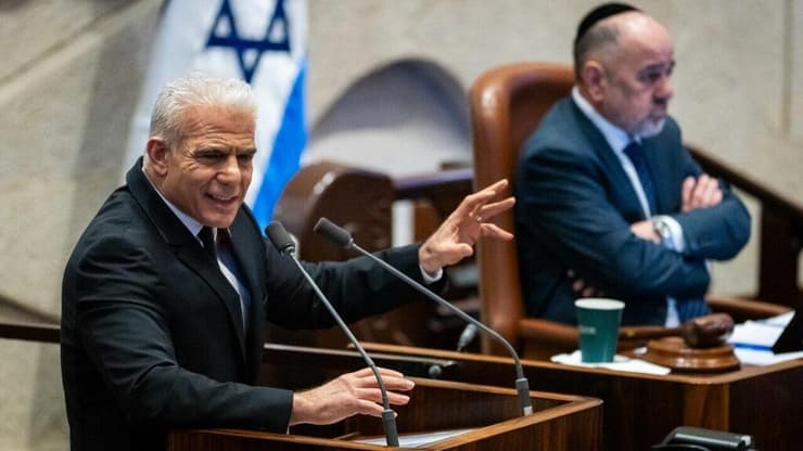 לפיד תקף את נתניהו: "ב-7/10 לא התעוררת, וגם כשכן - לא עשית שום דבר" (צילום: שלו שלום) דיון 40 חתימות במליאת הכנסת