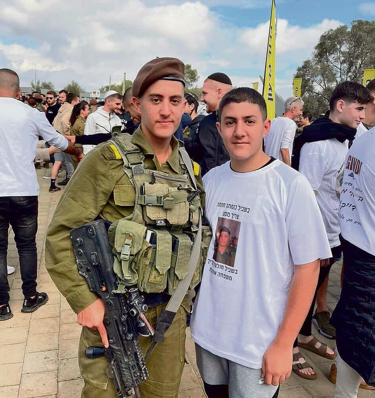 "רציתי עוד יותר להתגייס בעקבותיו". ברק ז"ל (משמאל) ואחיו הקטן עומרי בסיום מסע הכומתה של ברק (צילום: באדיבות המשפחה) ברק ז"ל )משמאל( ואחיו הקטן עומרי בסיום מסע הכומתה של ברק | צילומים: באדיבות המשפחה
