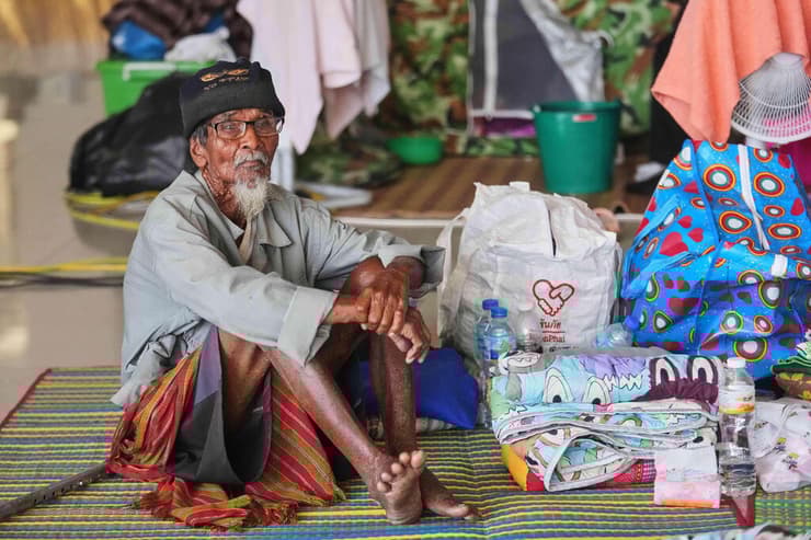 צילום: AP Photo/Sakchai Lalit מקלט ל פליטים ב תאילנד מחוז סורין בעקבות לחימה מול קמבודיה