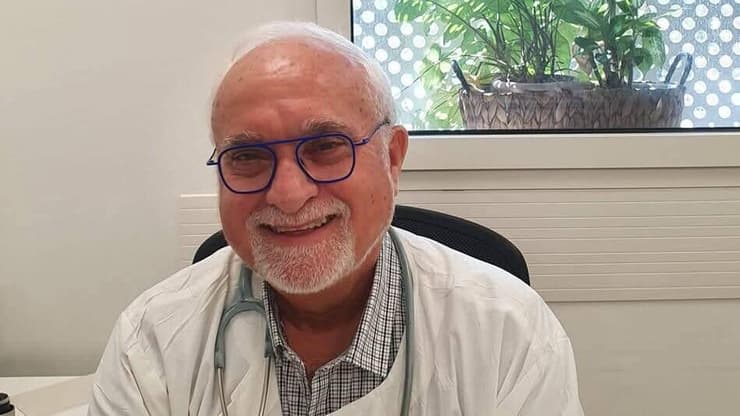 "ממליצים לכל הצוותים הרפואיים והסיעודיים בבתי החולים ובמרפאות הקהילה לעטות מסכות". פרופ' אילן דלאל, יו"ר האיגוד לרפואת ילדים, מנהל אגף הילדים בביה"ח וולפסון (צילום: יח"צ) פרופ' אילן דלאל, יו"ר האיגוד לרפואת ילדים, מנהל אגף הילדים בביה"ח וולפסון