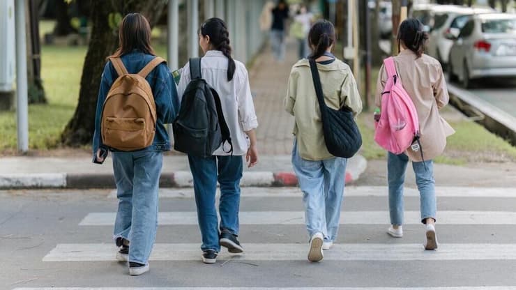 אילוס תלמידות