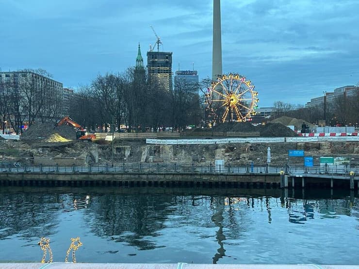 המקום ההיסטורי יהפוך לפארק (צילום: הרב מענדל בראנדוויין) המקום ההיסטורי יהפוך לפארק