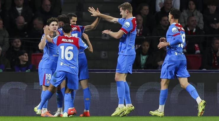 שחקני אתלטיקו מדריד מרוצים מהמהפך (IMAGO) שחקני אתלטיקו מדריד מרוצים מהמהפך