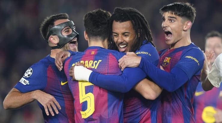 שחקני ברצלונה חוגגים את המהפך (IMAGO) שחקני ברצלונה חוגגים את המהפך