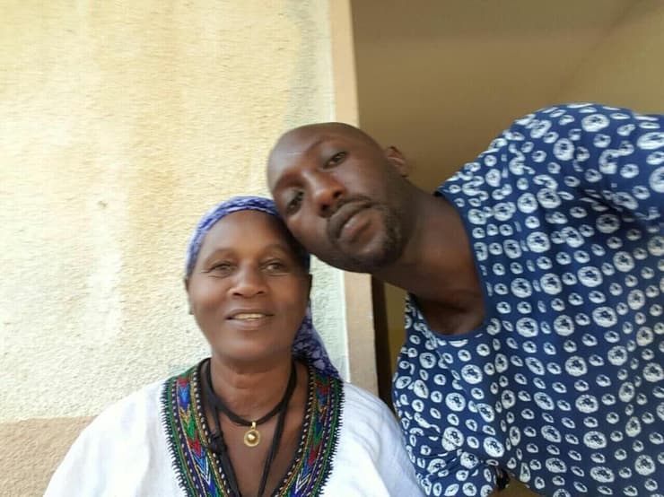 משה והיניי סבאת ז"ל, אם ובנה נמצאו ללא רוח חיים בדירתם ביקנעם 