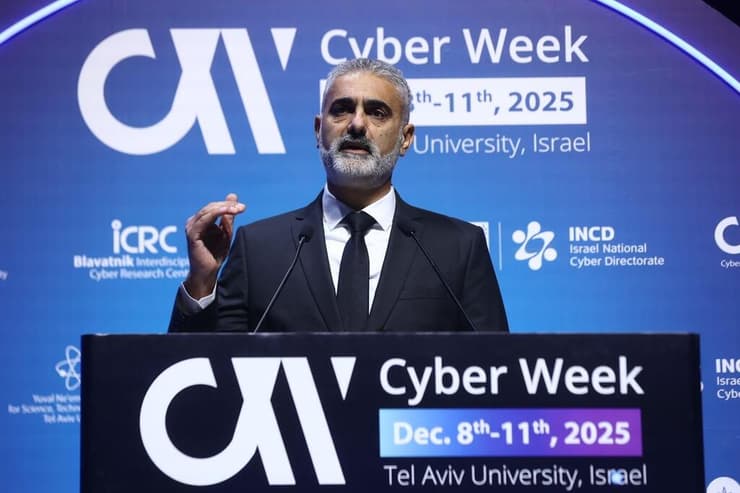 יוסי כראדי (דרור סיתהכל) יוסי כראדי