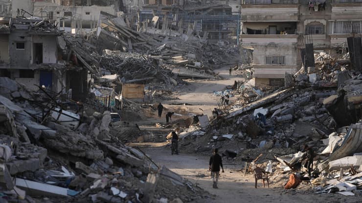 כך זה נראה בג'באליה (צילום: AP Photo/Jehad Alshrafi) ג'באליה עזה הריסות