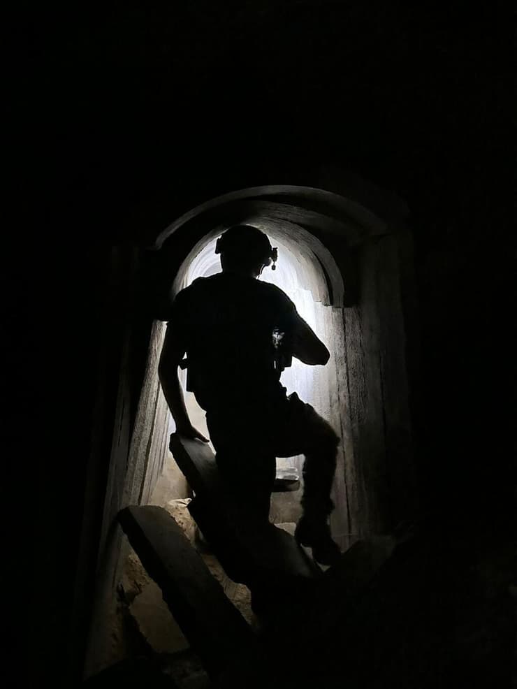 לוחם במבצע "דרור לבן" ברפיח (צילום: דובר צה"ל ) לוחמי מבצע "דרור לבן" שפעלו להשבתו של הדר גולדין ז"ל ברפיח