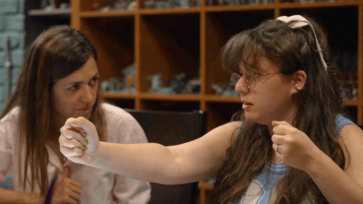 טליה ברטפלד ונעמי לבוב מתוך "מורה מבוכים"