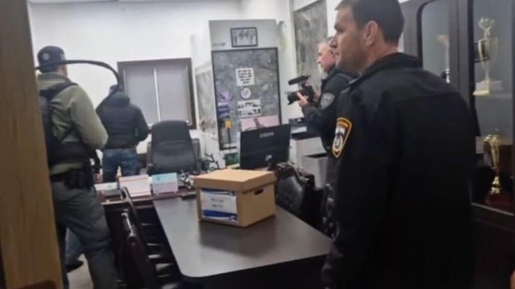 משטרת ישראל בחיפושים בעיריית נצרת