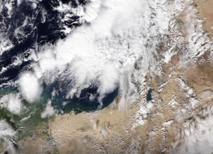 הסופה "ביירון" בצילום לוויין של נאס"א מ-9 בדצמבר (צילום: NASA) הסופה ביירון בצילום לוויין של נאס"א מ-9 בדצמבר