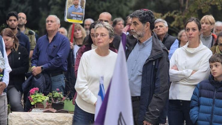 אזכרה וגילוי מצבה לסגן הדר גולדין בבית העלמין הצבאי כפ"ס