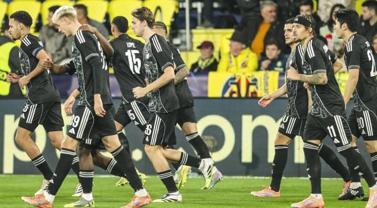 שחקני קופנהאגן חוגגים (IMAGO) שחקני קופנהאגן חוגגים