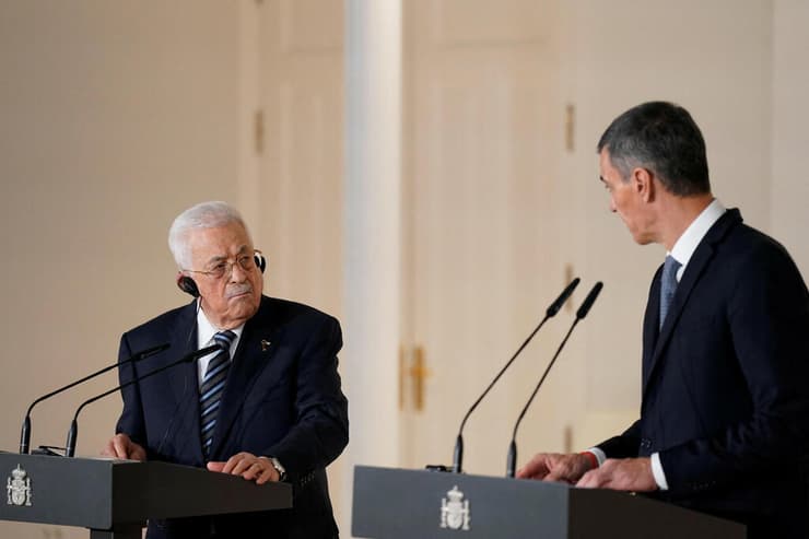 אבו מאזן ופדרו סנצ'ס