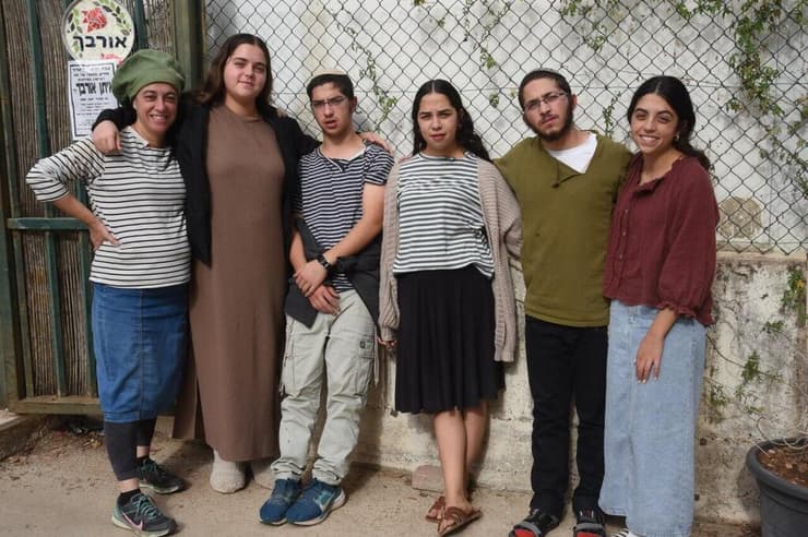 "אבא לא אדם של תמונות, הוא אדם של חיים". משפחת אורבך (צילום: אביהו שפירא) משפחתו של איתן אורבך ז"ל