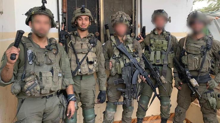 סרן ירין גהלי ז"ל, ששימש כמפק"ץ בסיירת גבעתי עד שנפל במלחמה, יחד עם חבריו לפלגה