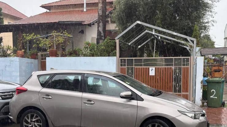 הזירה בה שב"ח ניסה לפרוץ רכב של תושב העיר רחובות וזה ירה בו