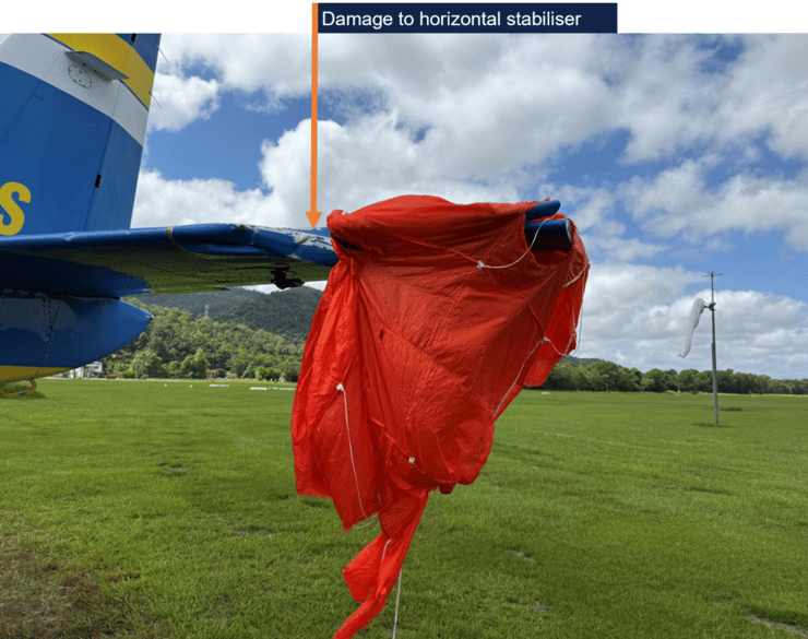 תיעוד מ אוסטרליה מצנח ב צניחה חופשית שמסתבך בכנף המטוס