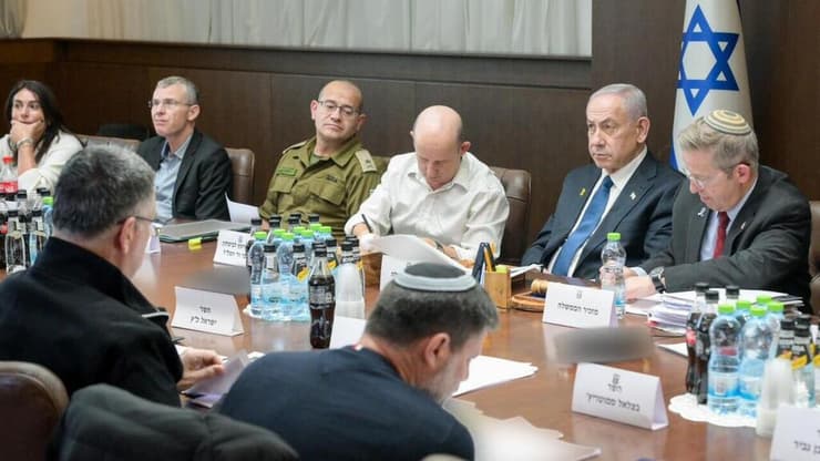 ישיבת קבינט, ארכיון (צילום: מעיין טואף/ לע״מ) ראש הממשלה בנימין נתניהו מכנס כעת את הקבינט המדיני-ביטחוני, במשרד ראש הממשלה בירושלים