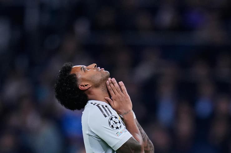 שבר בצורת. רודריגו (צילום: AP Photo/Manu Fernandez) רודריגו