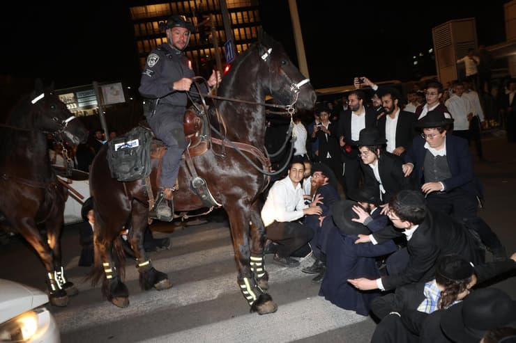 חסימת כביש 4 בעקבות הפגנת חרדים  