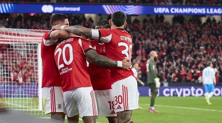 שחקני בנפיקה חוגגים (IMAGO) שחקני בנפיקה חוגגים