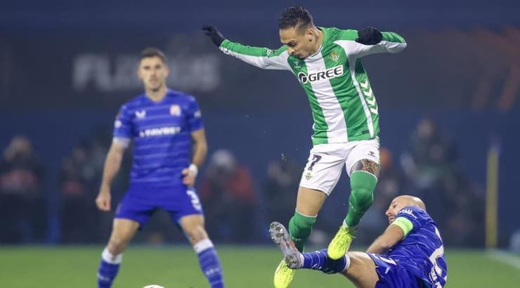 אנטוני קופץ