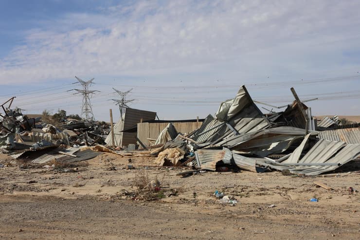 הרס וחורבן ביישובי הבדואים בנגב (צילום: שאול גולן) הרס וחורבן ביישובי הבדואים בנגב