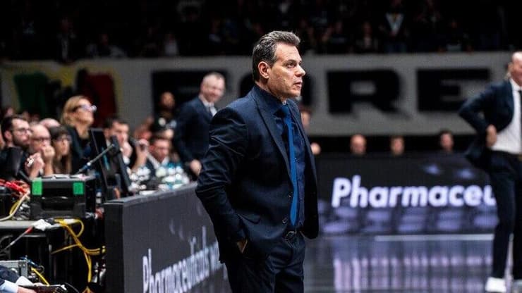 "אמרתי במחצית שאנחנו צריכים לשנות את הגישה שלנו בהגנה". איטודיס (צילום: הפועל "IBI" תל אביב) איטודיס