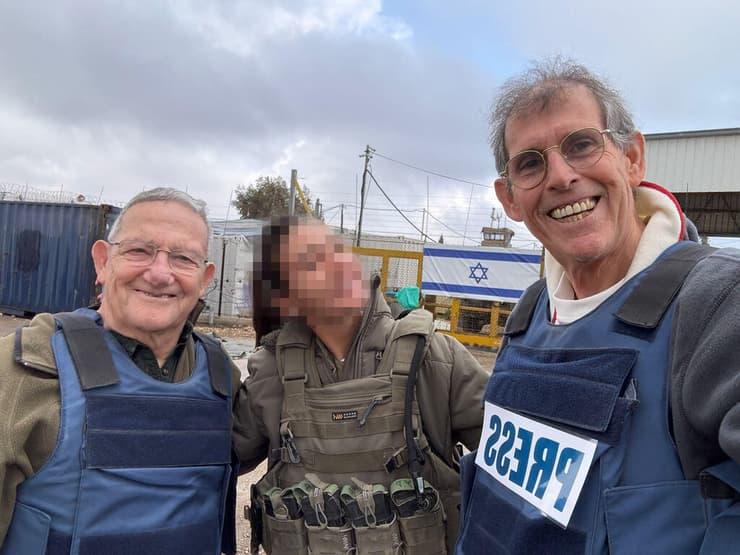 מימין: דובי איכנולד, דוברת האוגדה סגן תאי ורון בן ישי מימין: דובי איכנולד, דוברת האוגדה סגן תאי ורון בן ישי