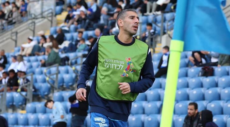 איתן טיבי מתחמם (אופיר מגדל) איתן טיבי מתחמם